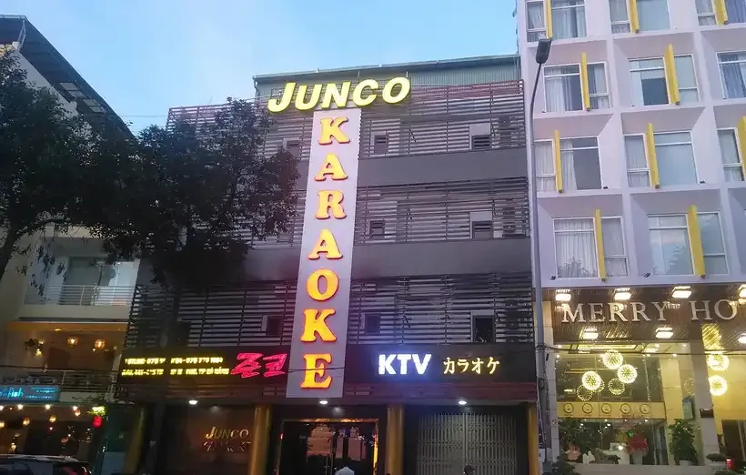 다낭 준코 가라오케 현장 이미지